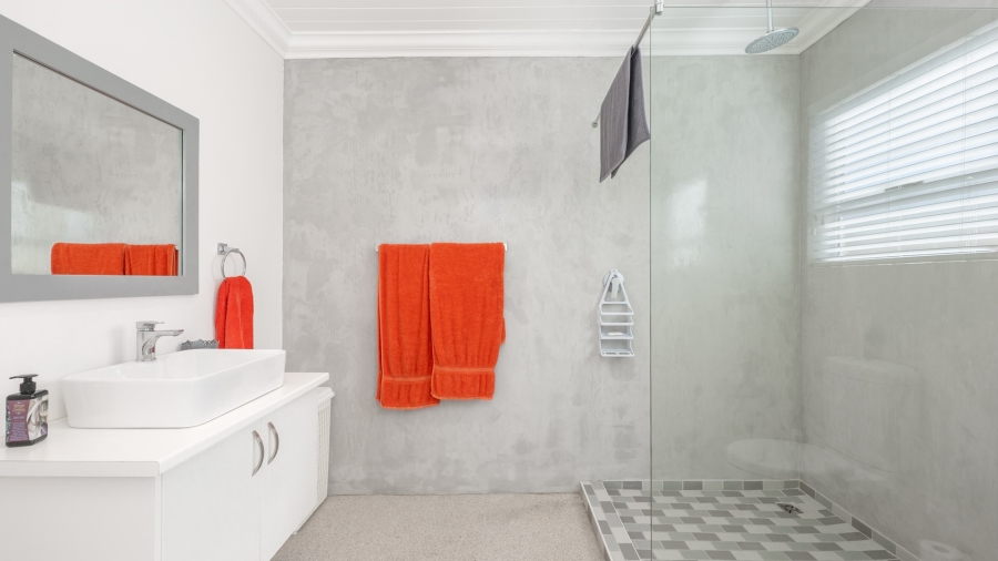 4 Bedroom Property for Sale in Struisbaai Western Cape